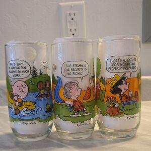 Vintage McDonalds Peanuts Comic Strip Glass Set
